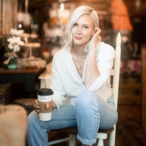 Meet your Posher, Caraline